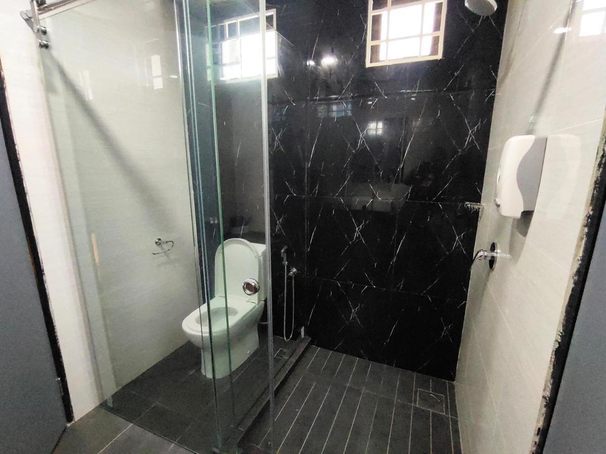 Hotel 3-plus