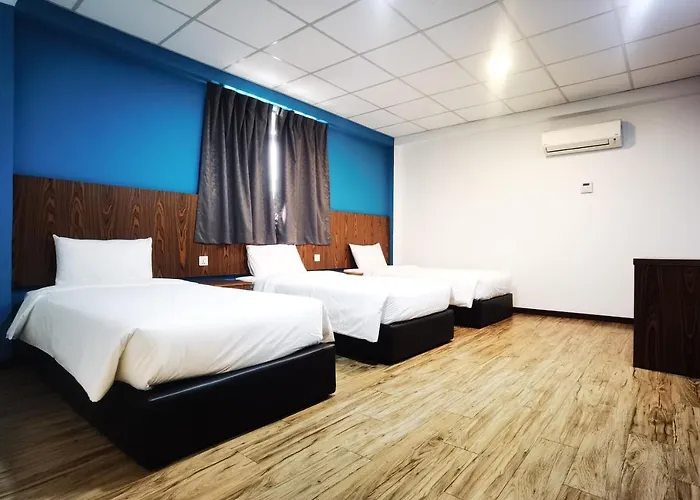 3-Plus Hotel